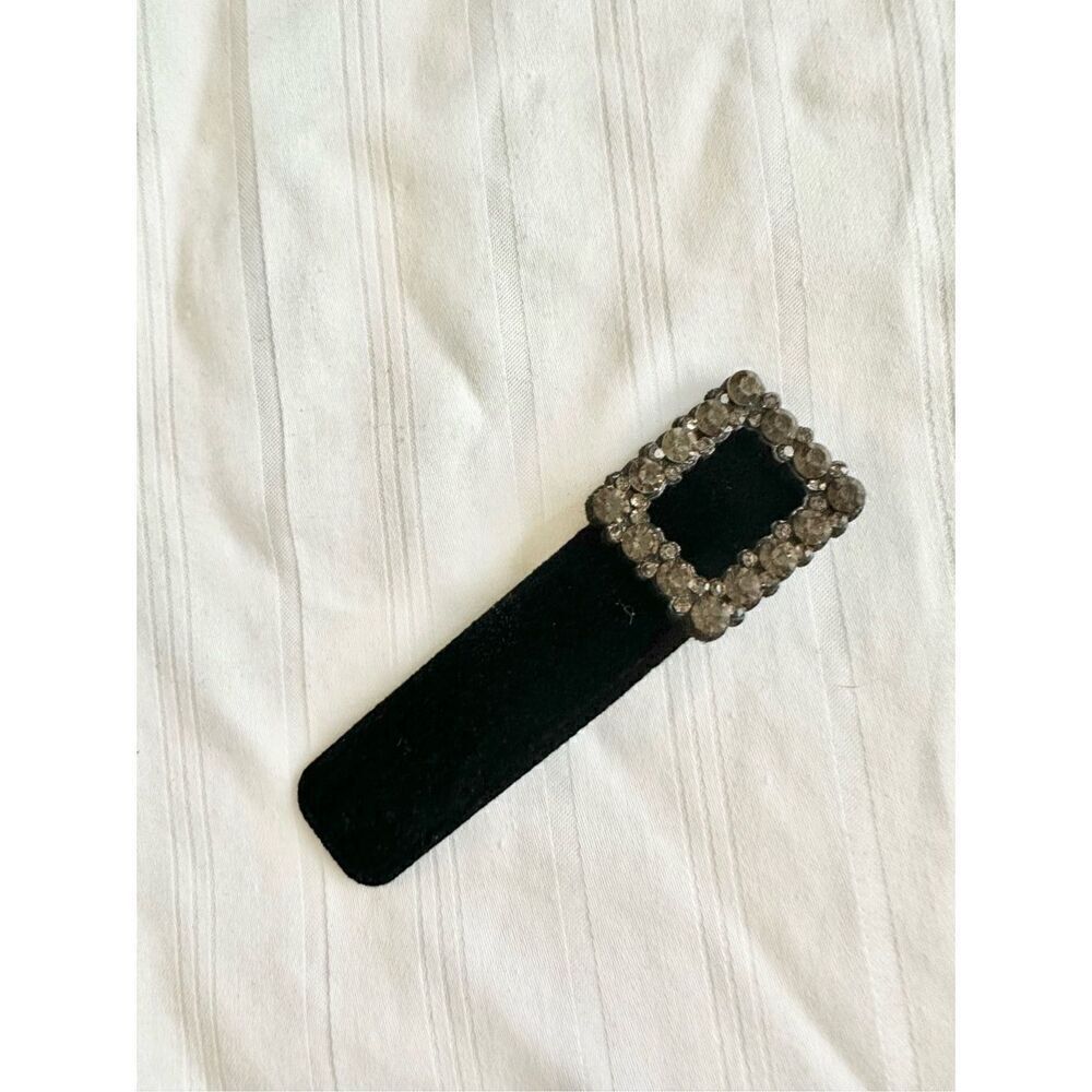 Square gunmetal rhinestone color and black velvet hair clip